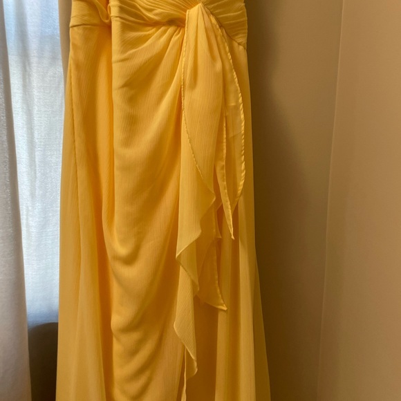 David’s Bridal Yellow size 14 Bridesmaid Dress - Picture 3 of 10